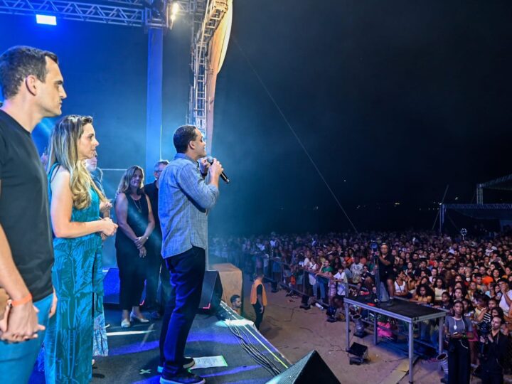 Jesus Vida Verão Reúne Multidão na Praia de Camburi em Noite de Fé e Louvor