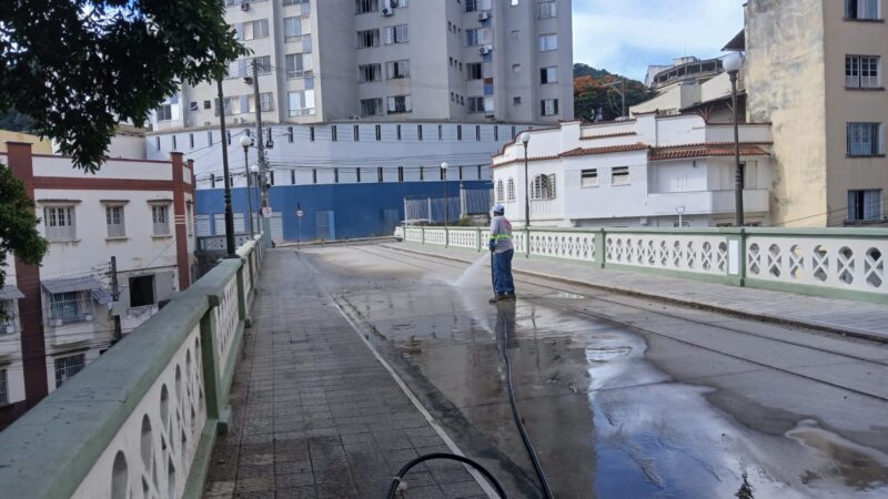 Lavagem do Piso do Viaduto Caramuru Renova o Visual do Centro de Vitória