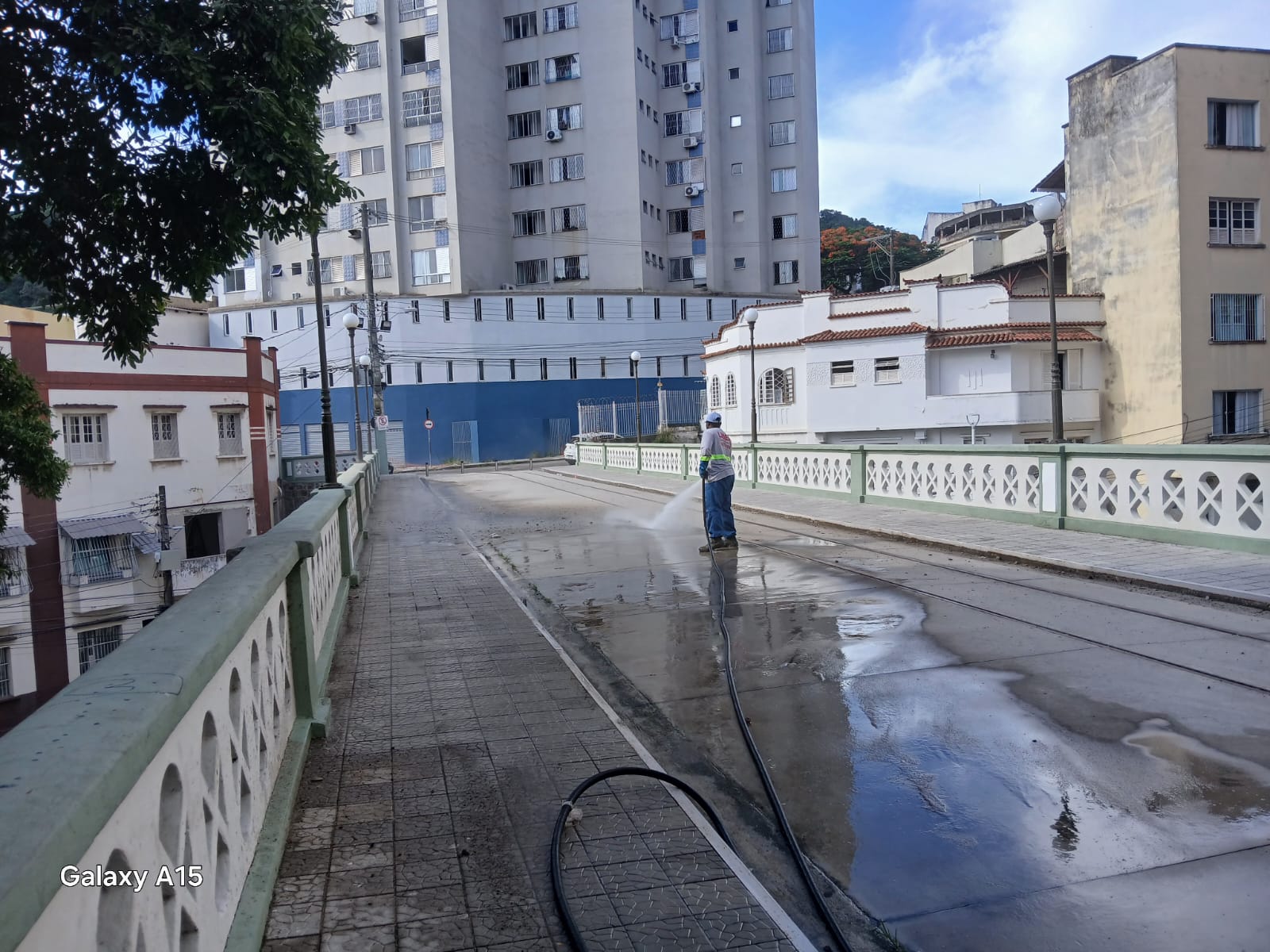 Lavagem do Piso do Viaduto Caramuru Renova o Visual do Centro de Vitória