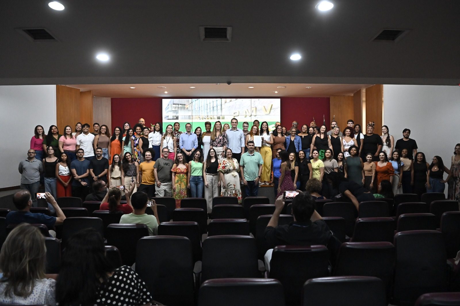 Pazolini dá posse a professores do primeiro concurso da Educação Especial de Vitória