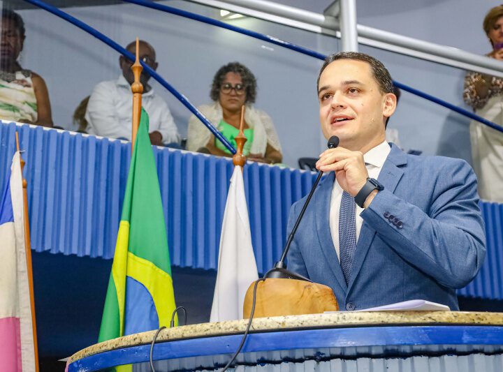 Lorenzo Pazolini é empossado para Segundo Mandato em Vitória com Discurso Emocionado