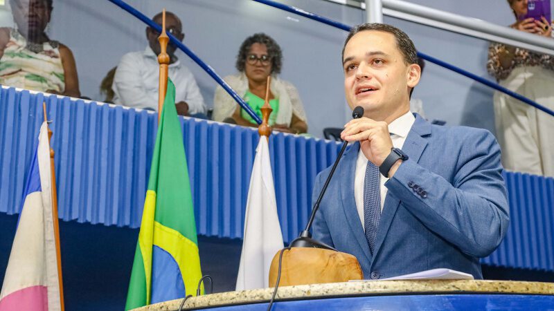 Lorenzo Pazolini é empossado para Segundo Mandato em Vitória com Discurso Emocionado