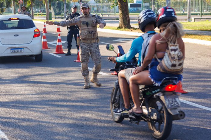 Guarda de Vitória Realiza Operação Heroica para Transporte de Coração em Noite Chuvosa