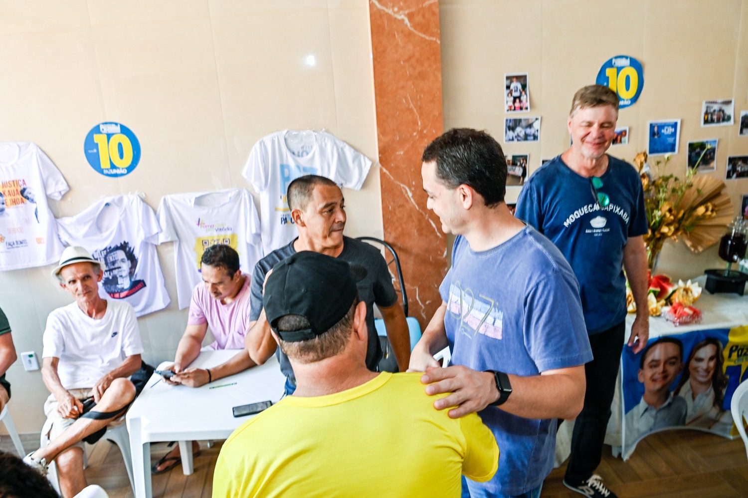 Prefeito Lorenzo Pazolini recebe homenagem em almoço com lideranças comunitárias