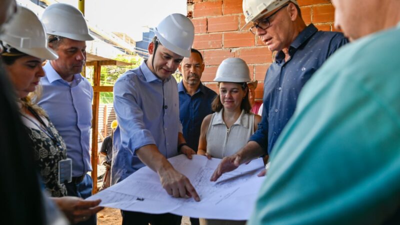 Pazolini visita obra do novo Centro Especializado de Assistência Social de Maruípe