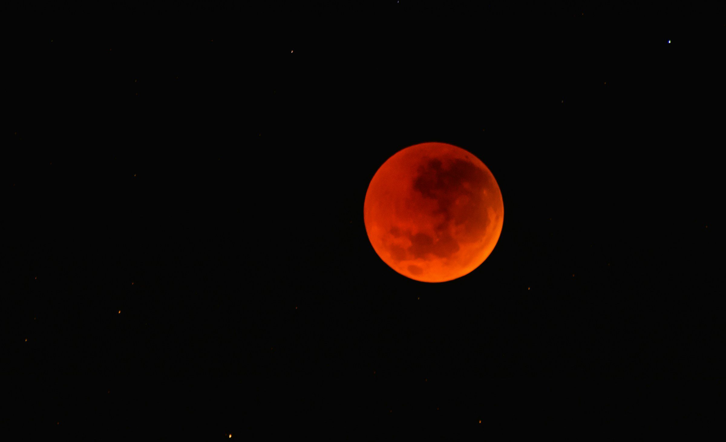 “Lua de sangue”: Descubra como acompanhar o eclipse total da lua nesta sexta-feira (14/03)