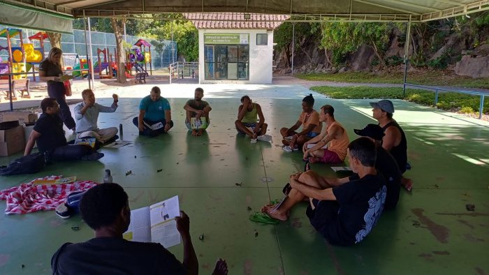 Meditação ao ar livre: Abrigo 1 promove atividade no Parque Pedra da Cebola