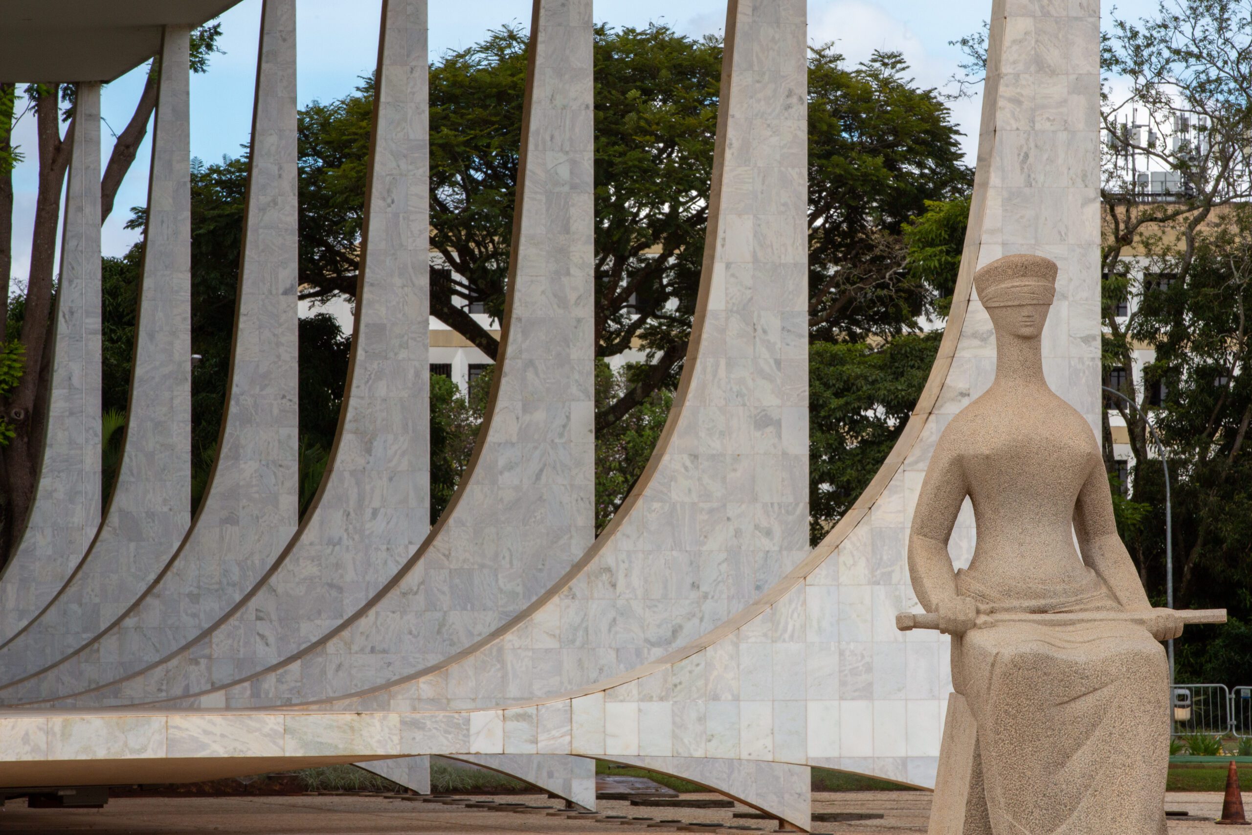 Homem detido por tentar invadir o STF